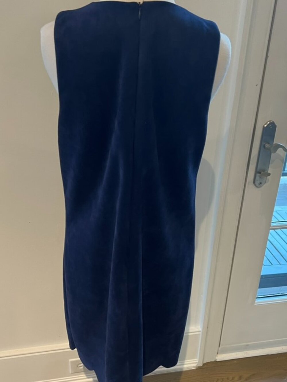 Aqua Women’s Blue Microsuede Sleeveless Shift Dress with Scalloped Hem, Size L - Picture 4 of 11